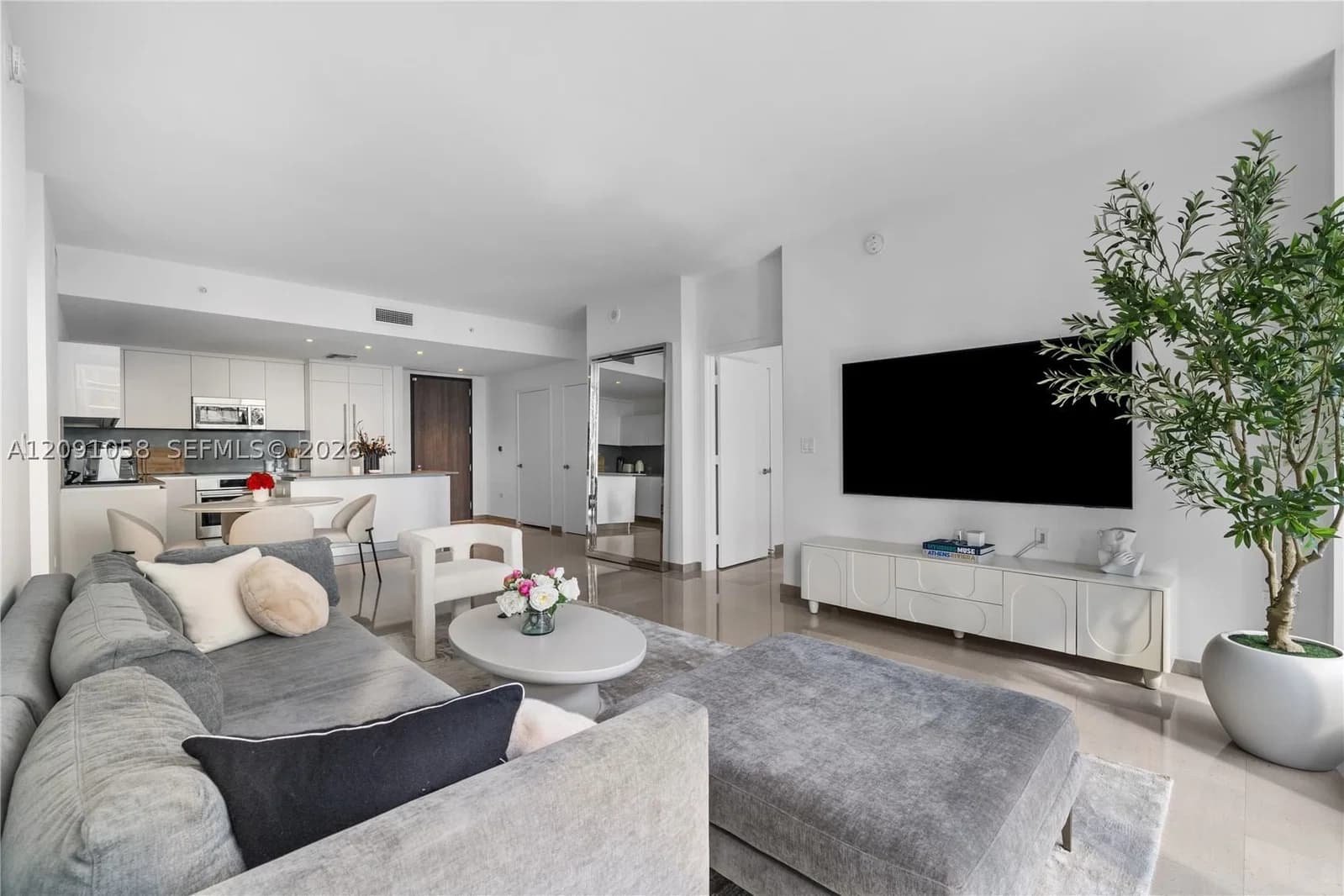 2+1 Condo — 88 7th St #809, Miami, FL 33130