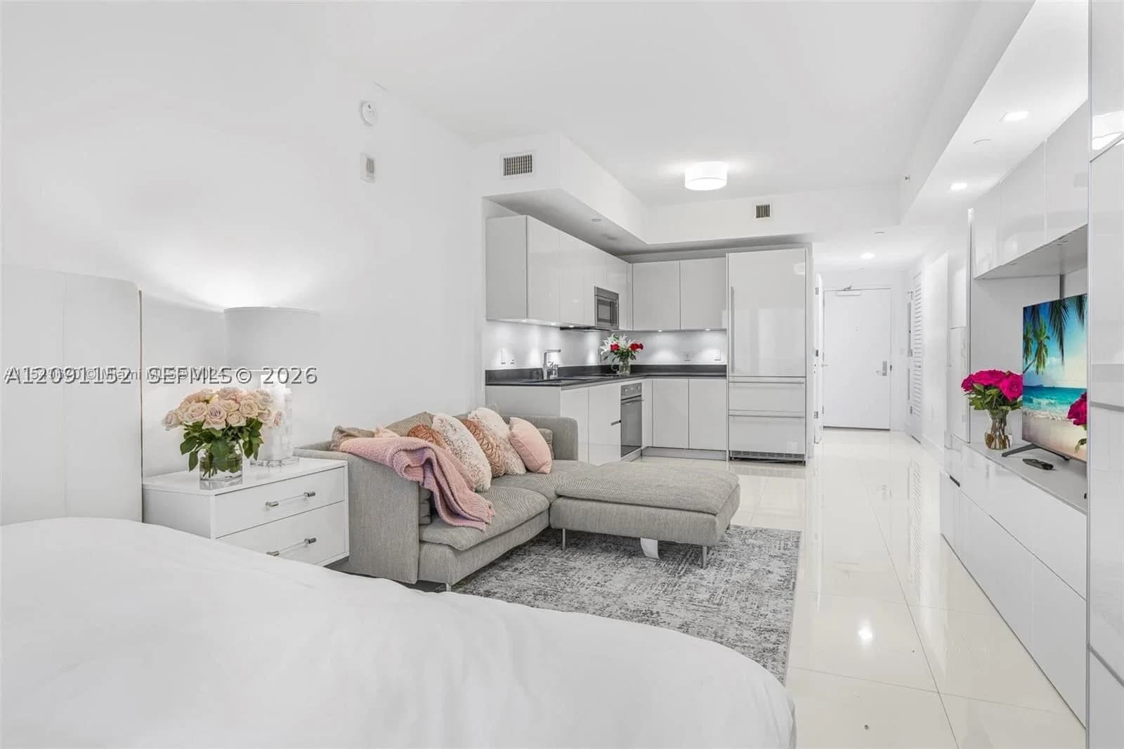 Condo — 1010 Brickell Ave #1710, Miami, FL 33131