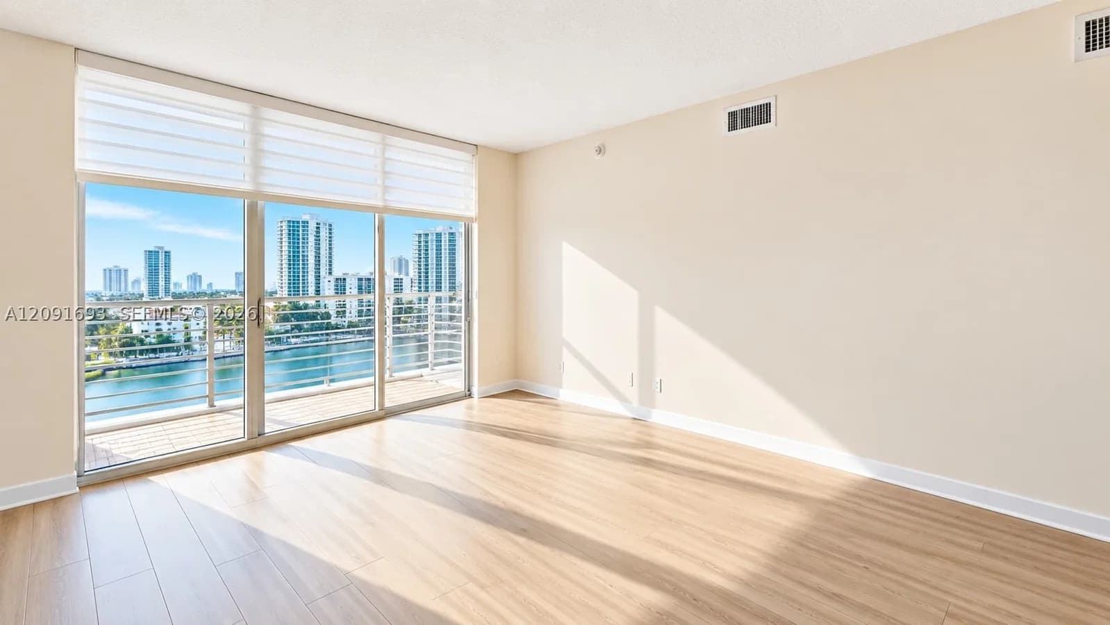 2+1 Condo — 335 Biscayne Blvd #1601, Miami, FL 33131