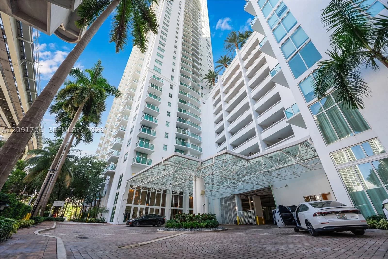 1-bedroom Condo — 31 5th St #409, Miami, FL 33131
