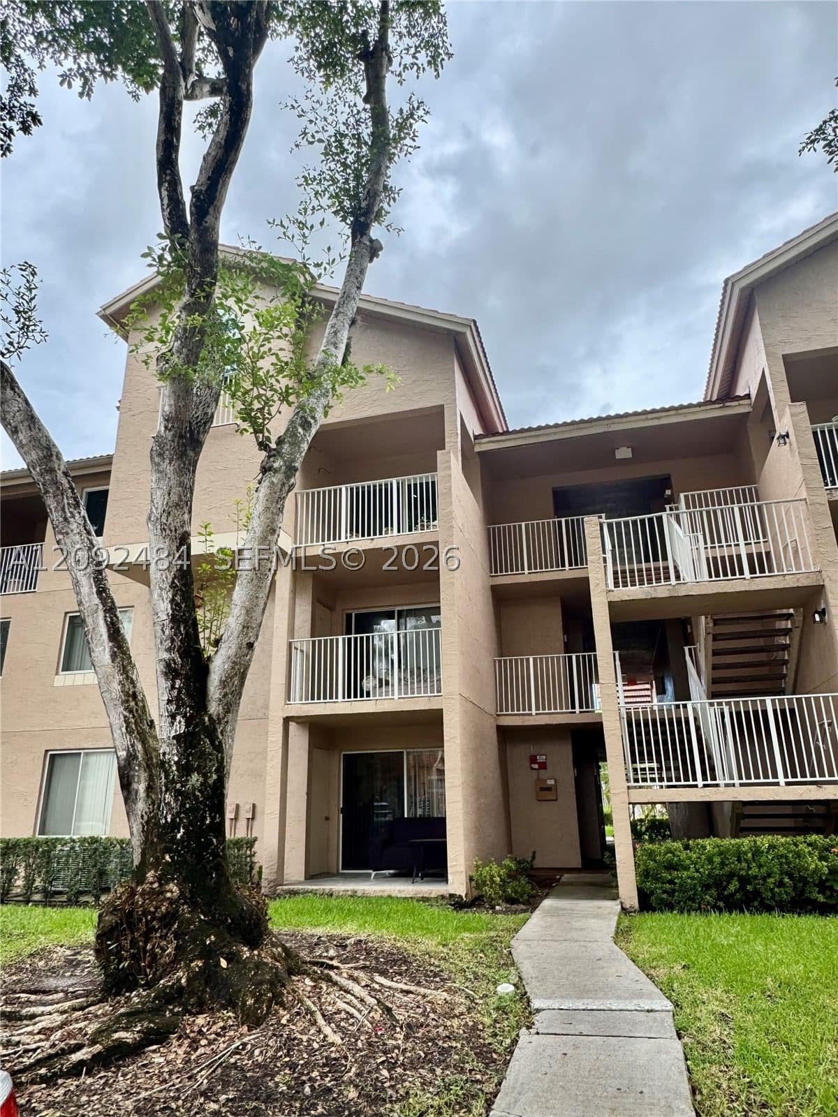 2+1 Condo — 10521 157th Pl #306, Miami, FL 33196