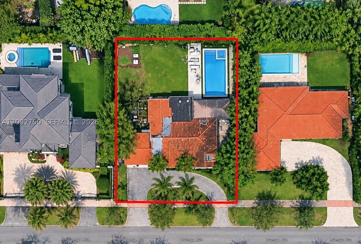 3-bedroom Single-Family Home — 421 Luenga Ave, Coral Gables, FL 33146