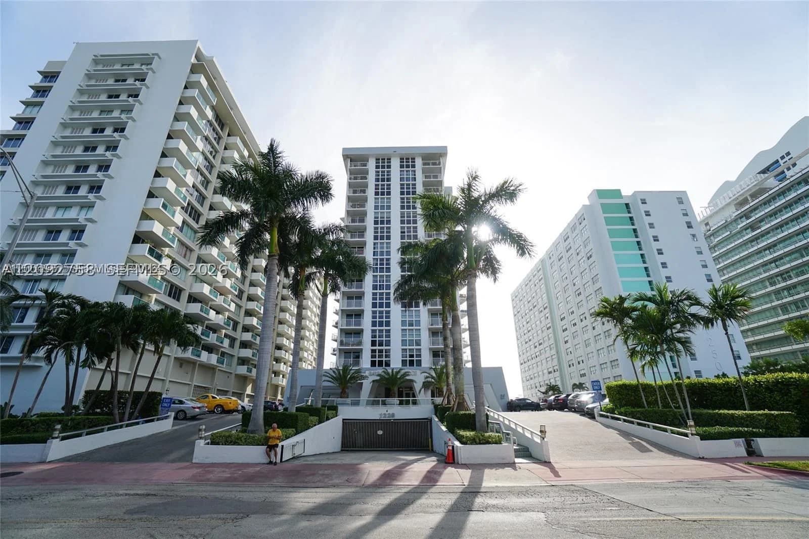 1-bedroom Condo — 1228 West Ave #513, Miami Beach, FL 33139