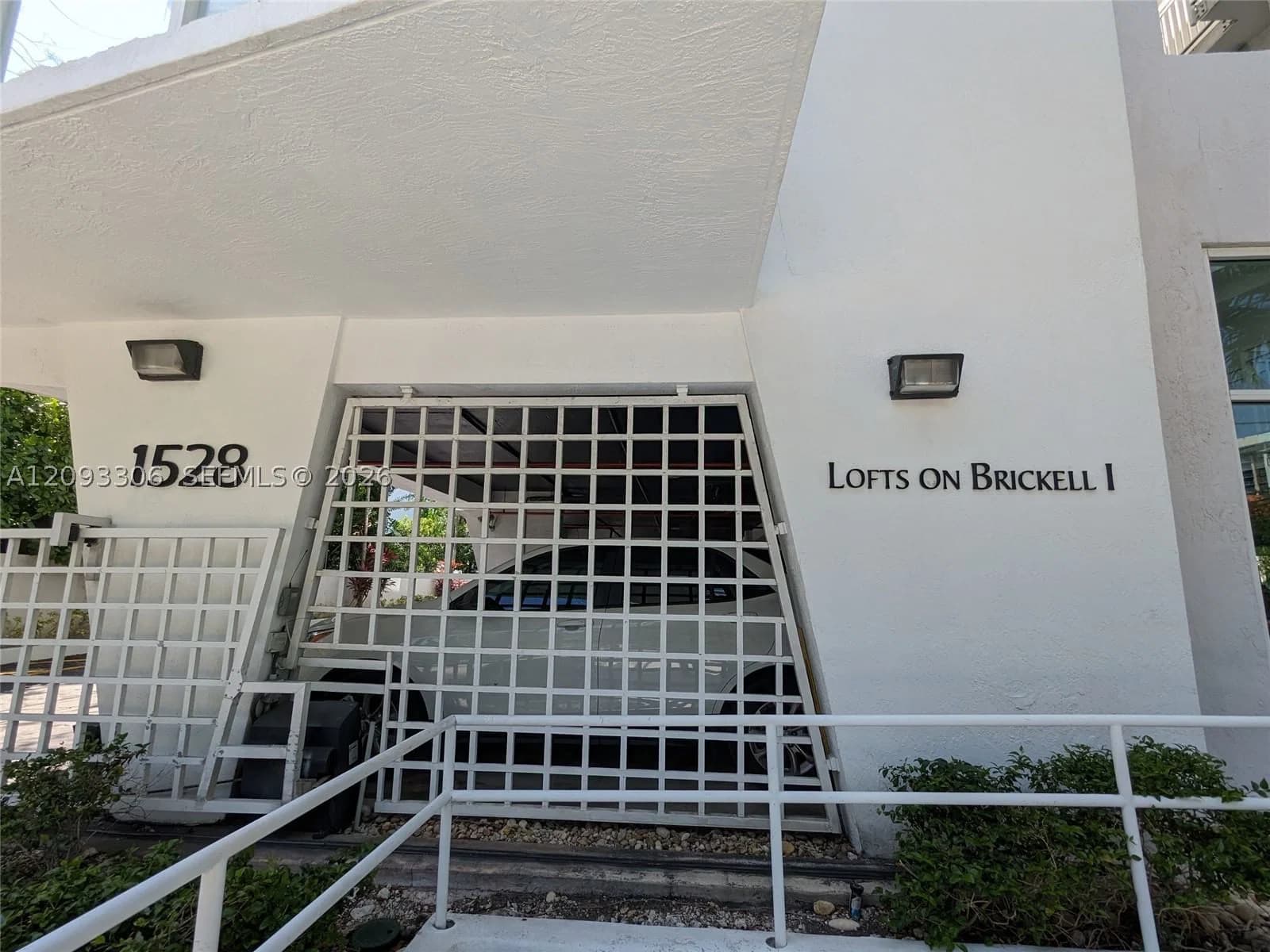 1-bedroom Condo — 1528 Brickell Ave #104, Miami, FL 33129