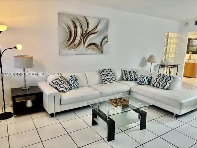 1-bedroom Condo — 100 Lincoln Rd #802, Miami Beach, FL 33139