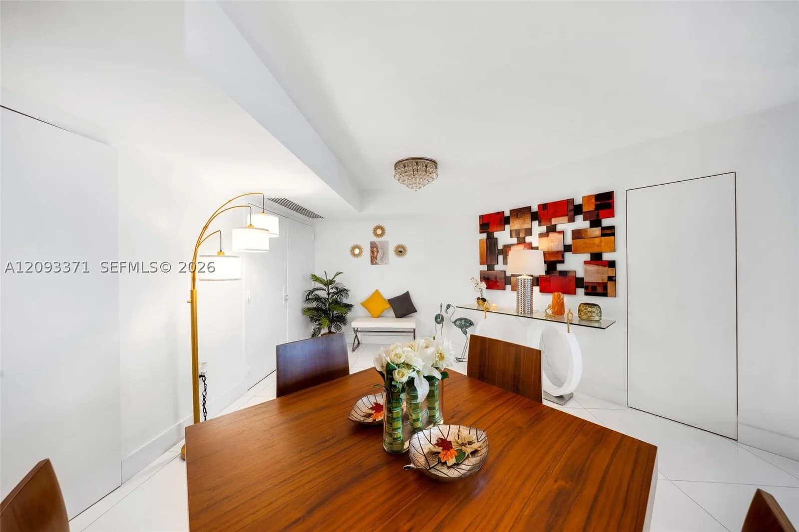 2-bedroom Condo — 6301 Collins Ave #2107, Miami Beach, FL 33141