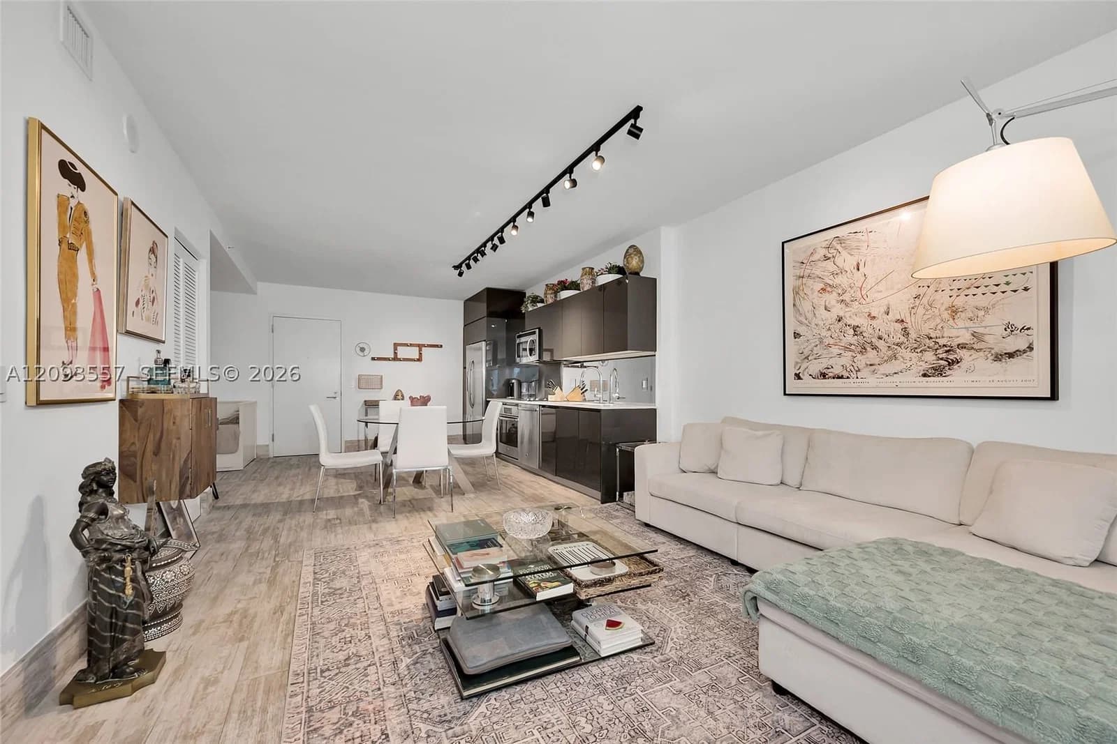 1-bedroom Condo — 31 6th St #304, Miami, FL 33131