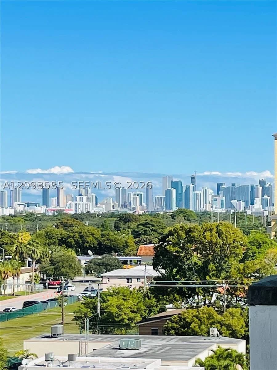 1-bedroom Condo — 1805 Ponce De Leon Blvd #611, Coral Gables, FL 33134