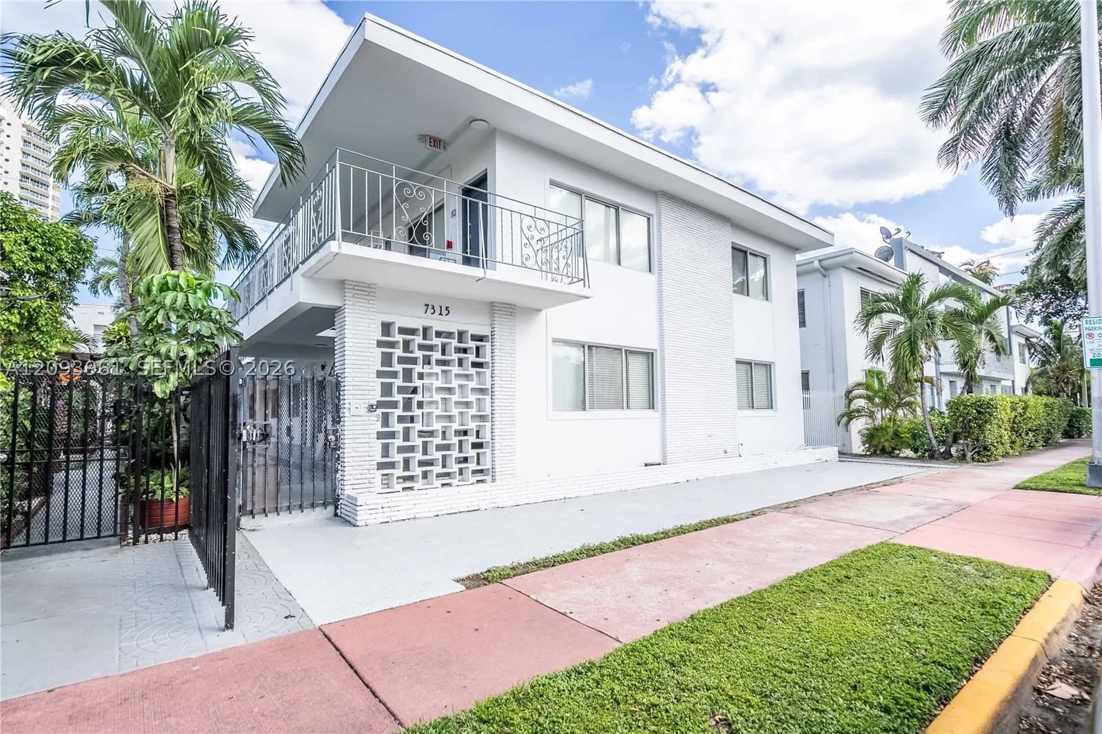1-bedroom Apartment — 7315 Harding Ave #10, Miami Beach, FL 33141