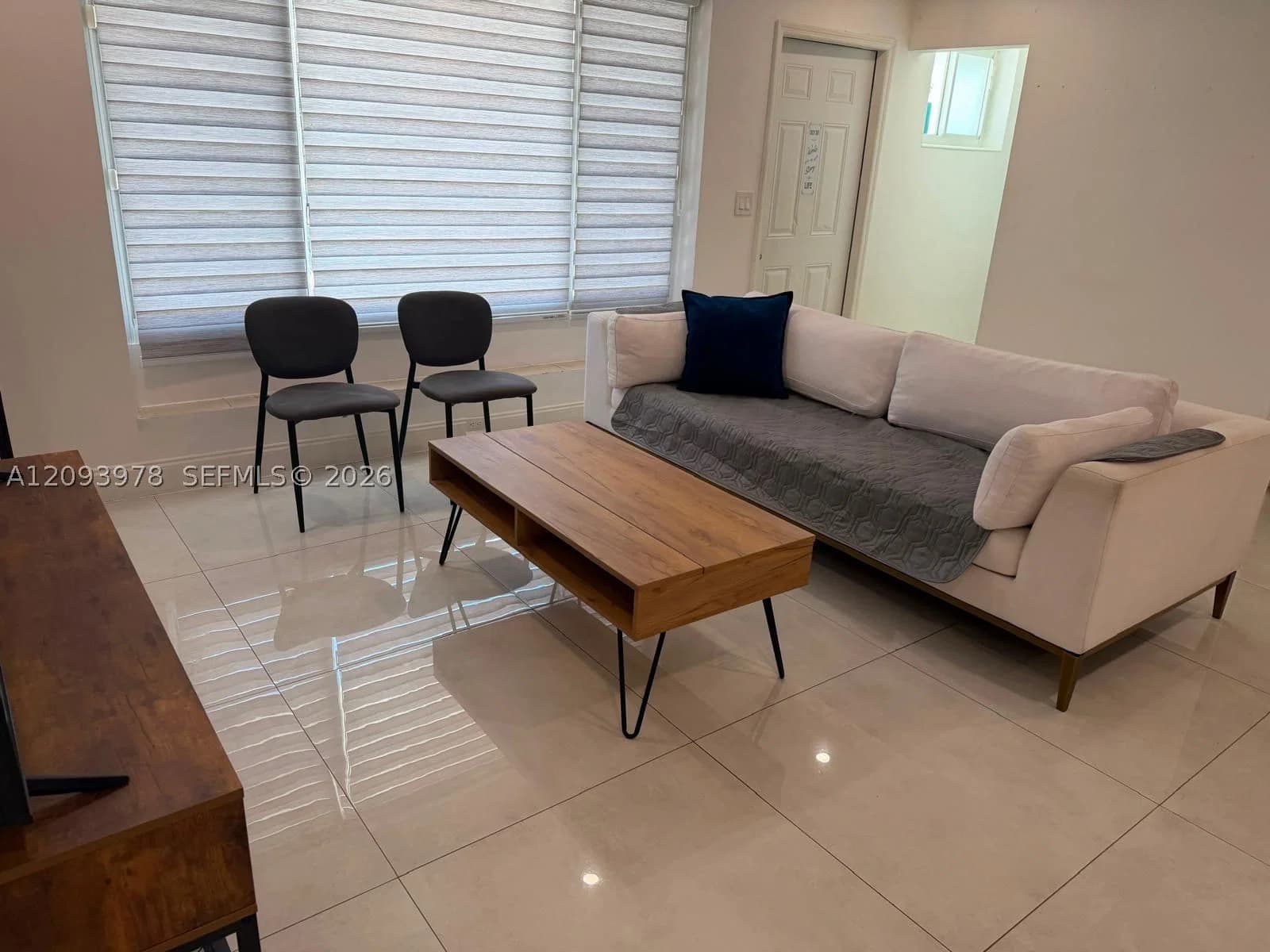 1-bedroom Property — 2165 47th St #B, Dania Beach, FL 33312