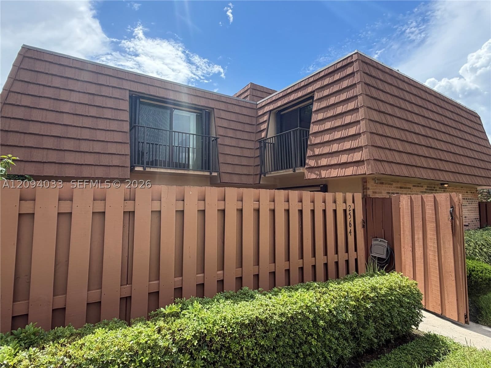 2+1 Townhouse — 2564 Lakeview Ct, Cooper City, FL 33026