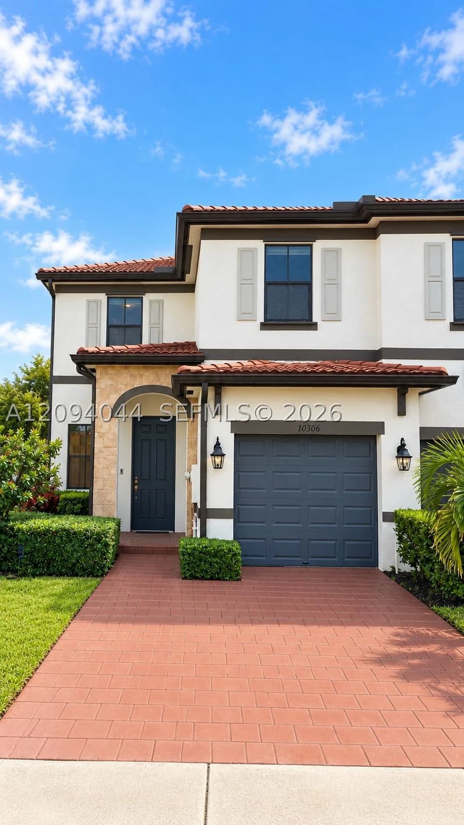 3-bedroom Townhouse — 10306 33rd Ln, Hialeah, FL 33018