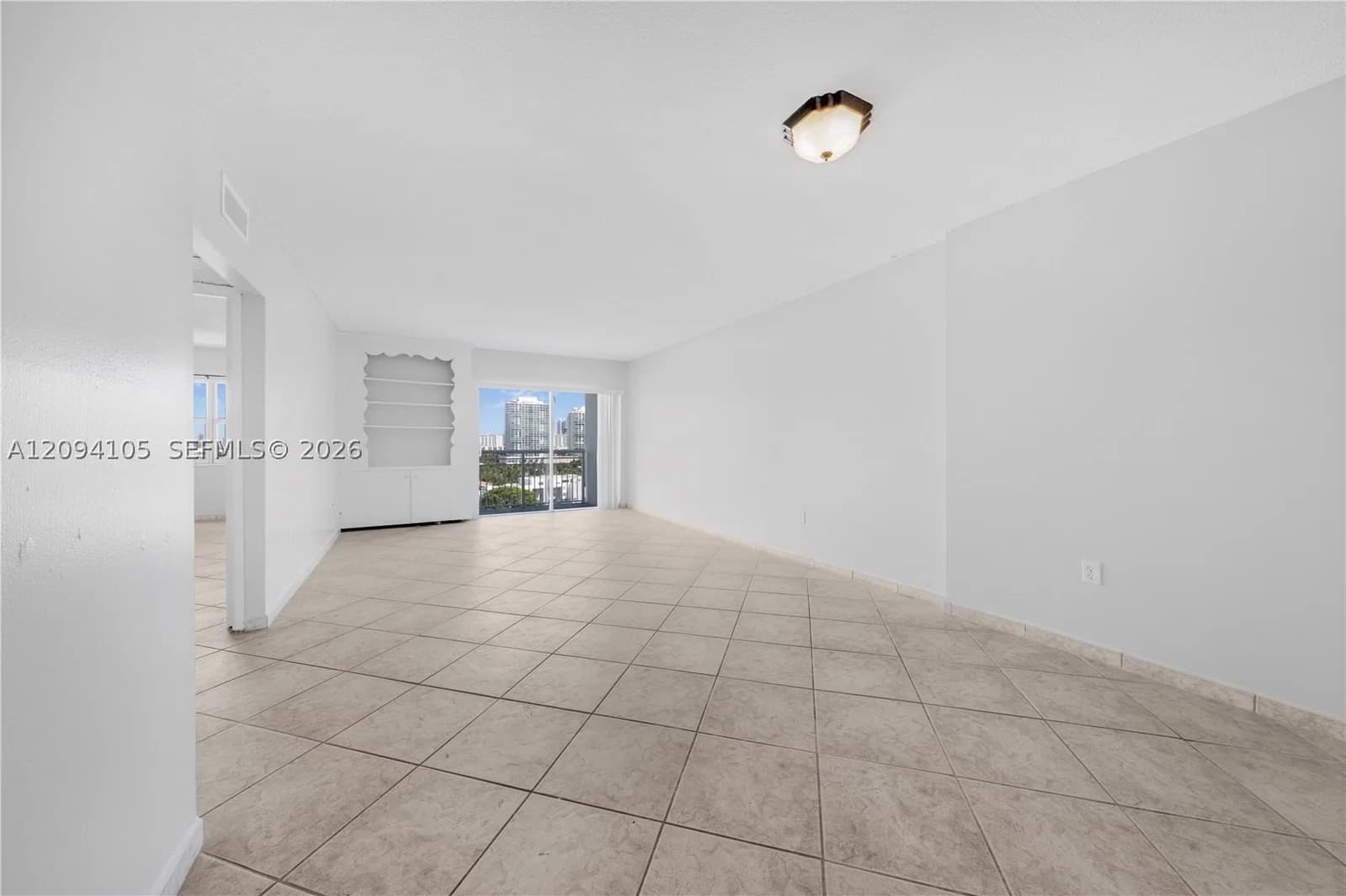 1+1 Condo — 400 Kings Point Dr #1427, Sunny Isles Beach, FL 33160