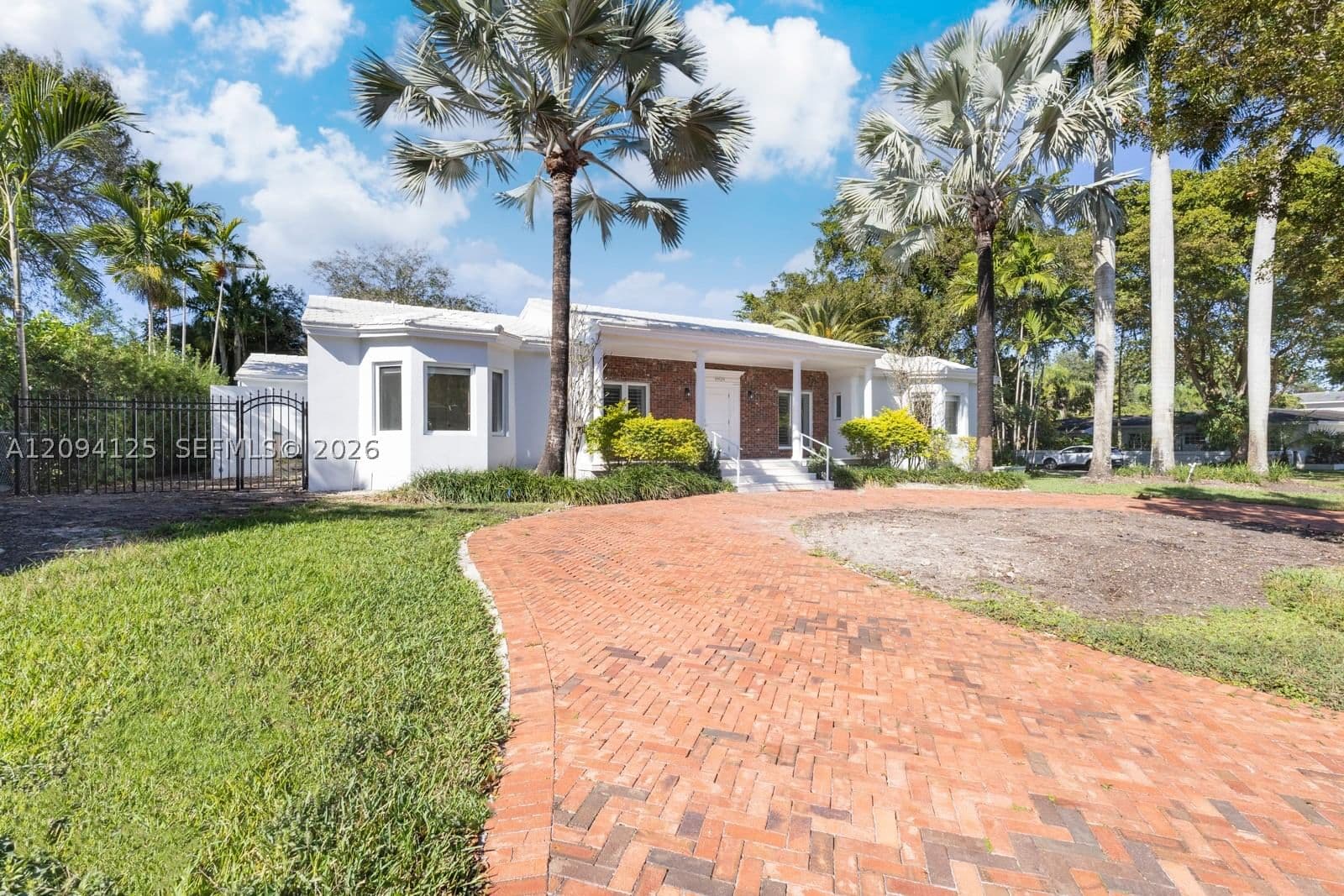 3+1 Müstakil ev — 4404 Alhambra Cir, Coral Gables, FL 33146