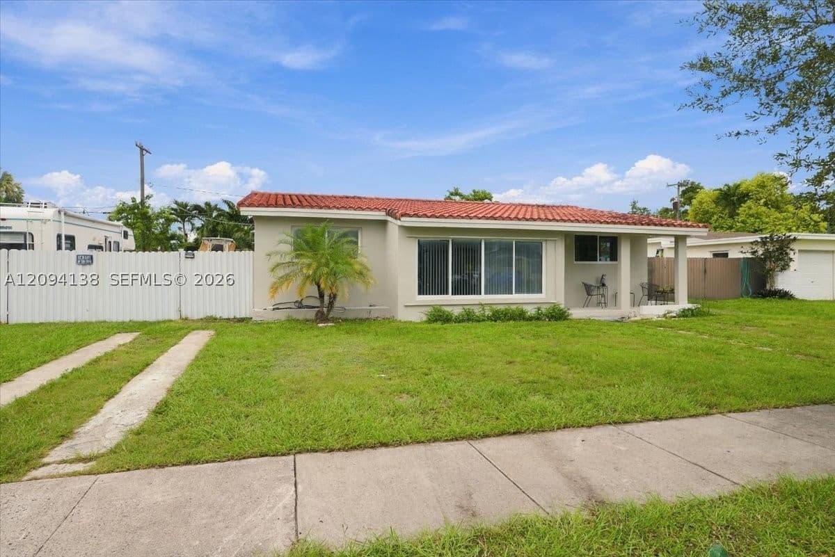 3+1 Müstakil ev — 9625 Dominican Dr, Cutler Bay, FL 33189