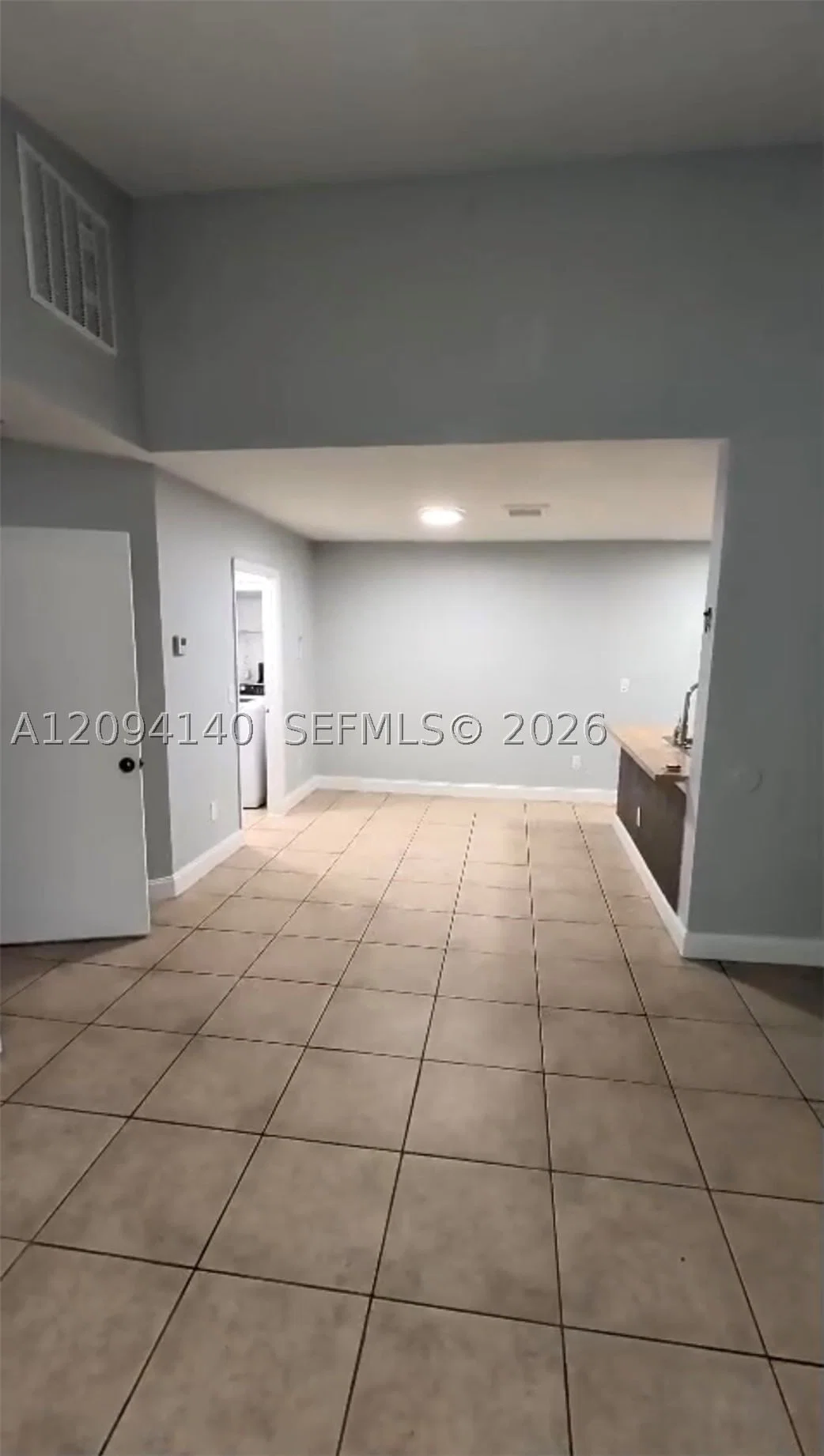 1-bedroom Condo — 18314 68th Ave #O, Hialeah, FL 33015