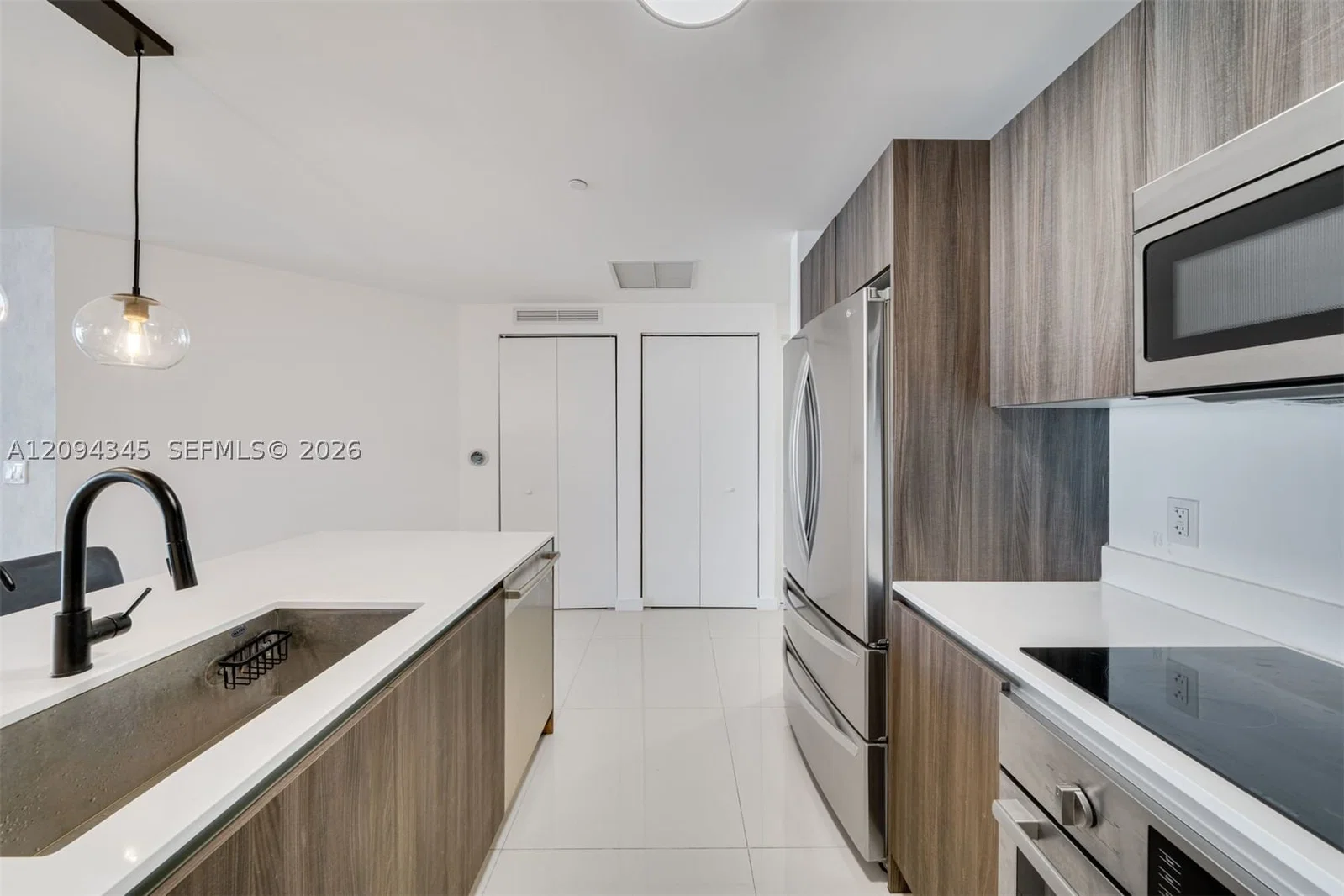 ARIA ON THE BAY CONDO — ilan fotoğrafı