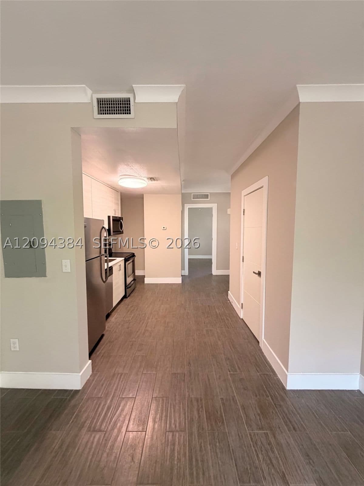 1+1 Daire — 115 Menores Ave #8, Coral Gables, FL 33134