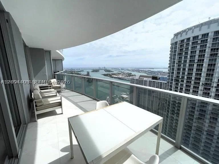 1-bedroom Condo — 488 18th St #4602, Miami, FL 33132