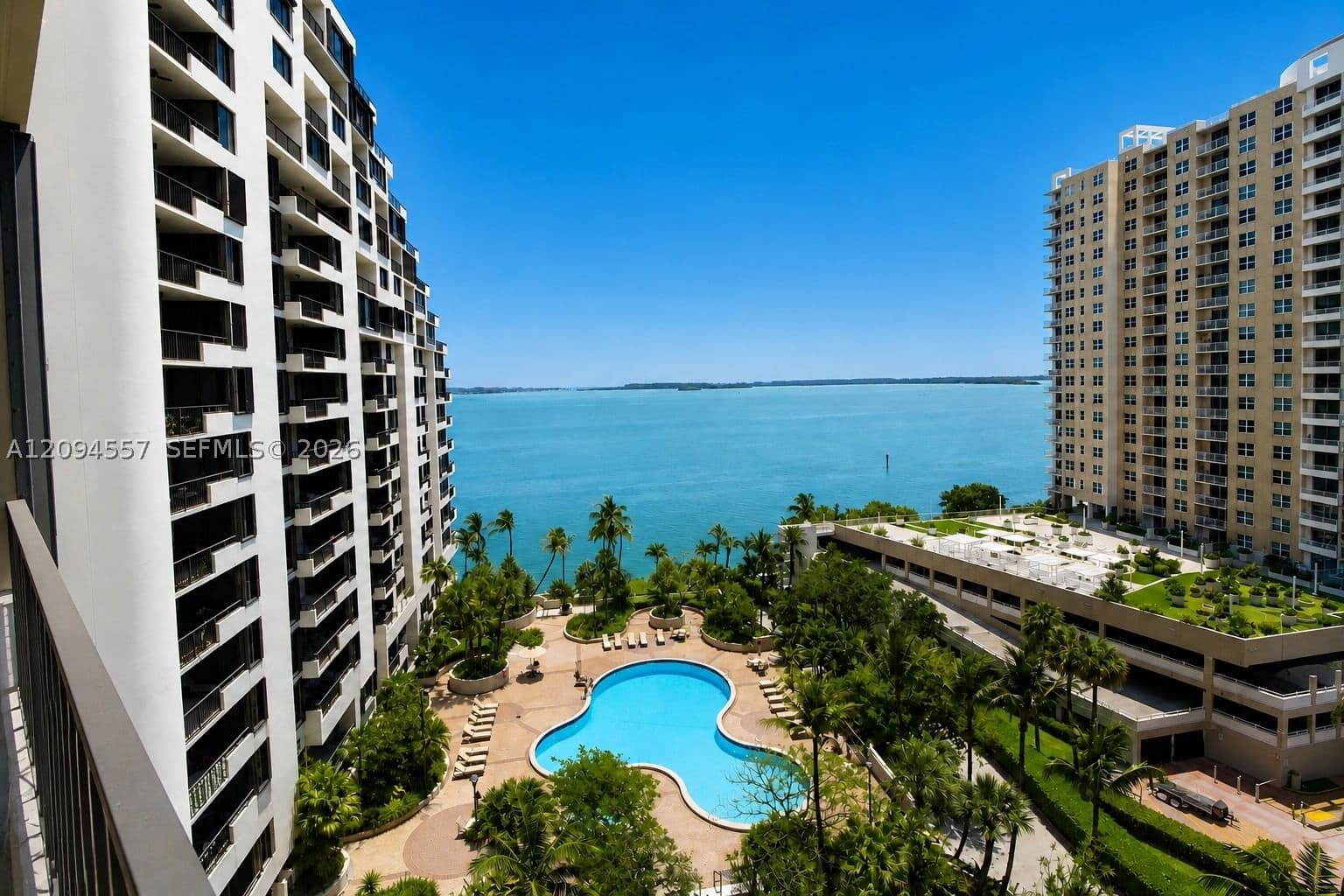2+1 Condo — 520 Brickell Key Dr #A1113, Miami, FL 33131