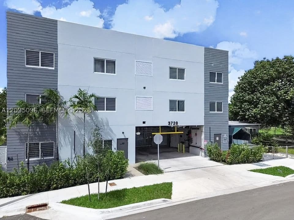 2+1 Daire — 3728 19th Ave #207, Miami, FL 33142