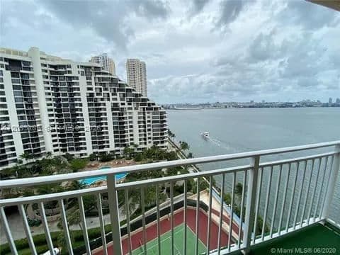 1+1 Condo — Miami, FL 33131
