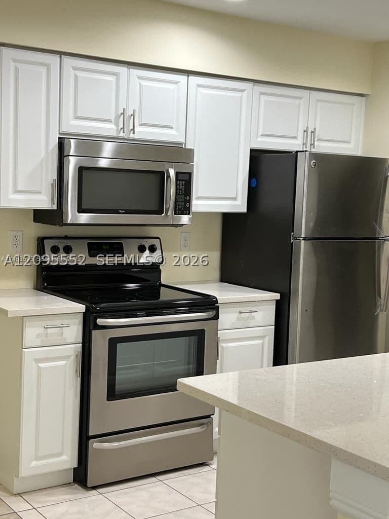 2+1 Condo — 1315 REFLECTIONS WAY #53-2, Other, FL 33142