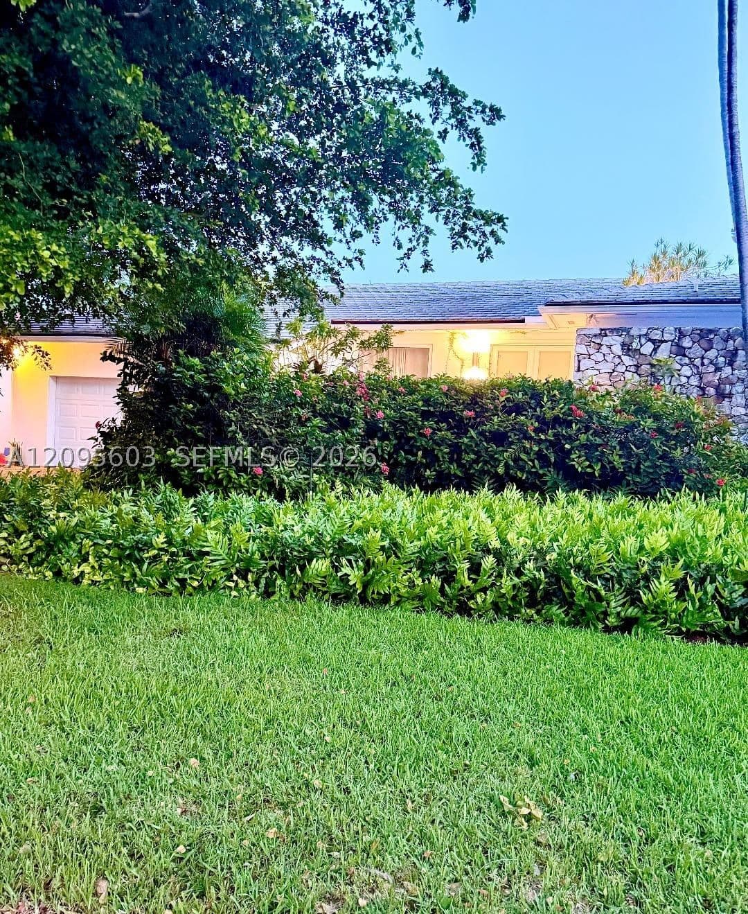 5+1 Müstakil ev — 1460 Tagus Ave, Coral Gables, FL 33156