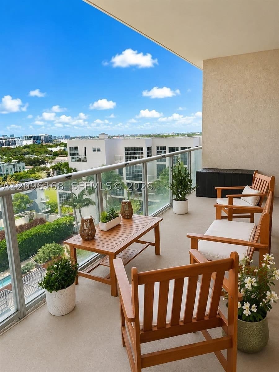 1+1 Condo — 3470 Coast Ave #H1206, Miami, FL 33137