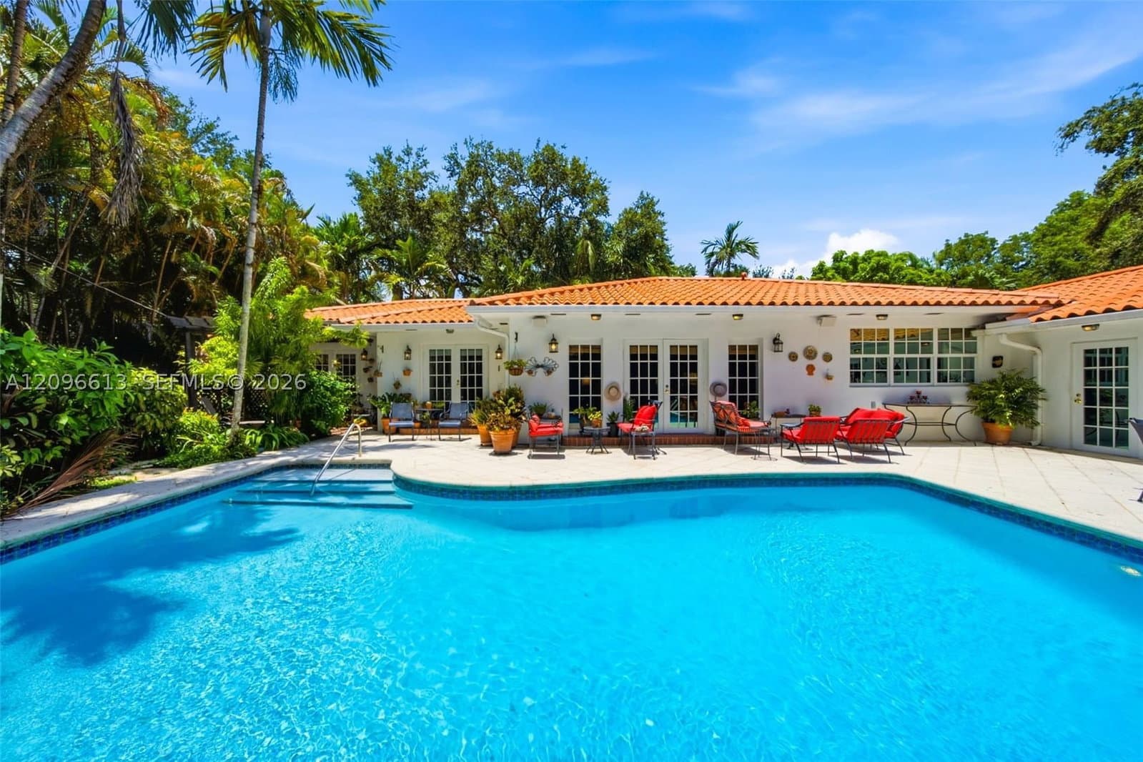 4+1 Müstakil ev — 2301 Greenway Drive, Coral Gables, FL 33134