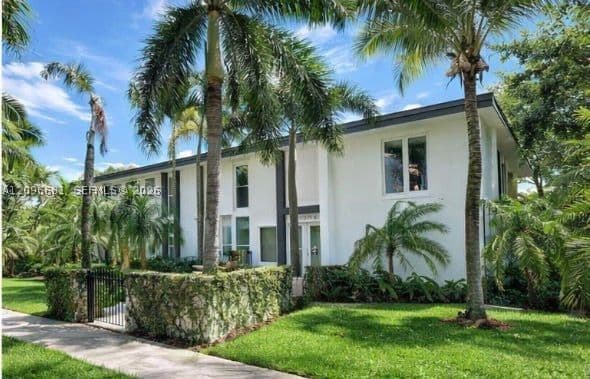 4+1 Müstakil ev — 1226 San Miguel Ave #1226, Coral Gables, FL 33134