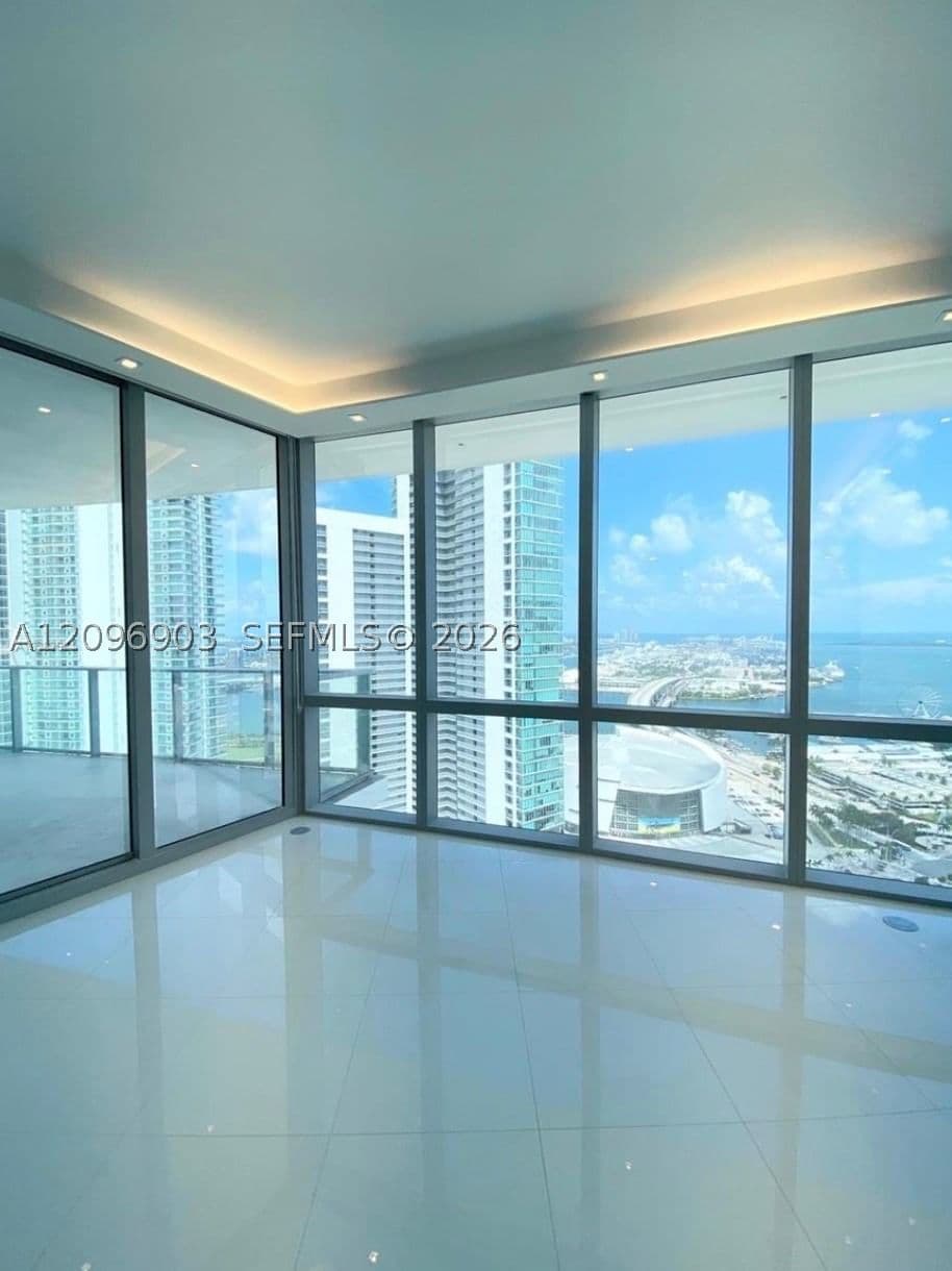 2+1 Condo — 851 1st Ave #3609, Miami, FL 33132