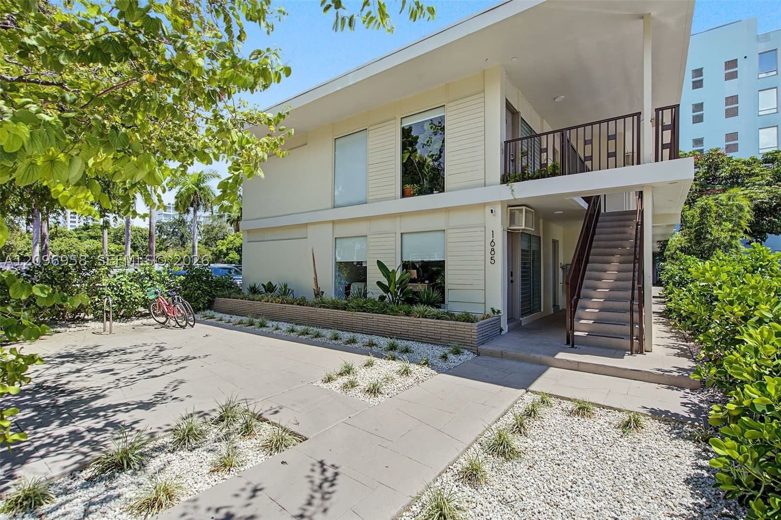 Apartment — 1685 Jefferson Ave #14, Miami Beach, FL 33139