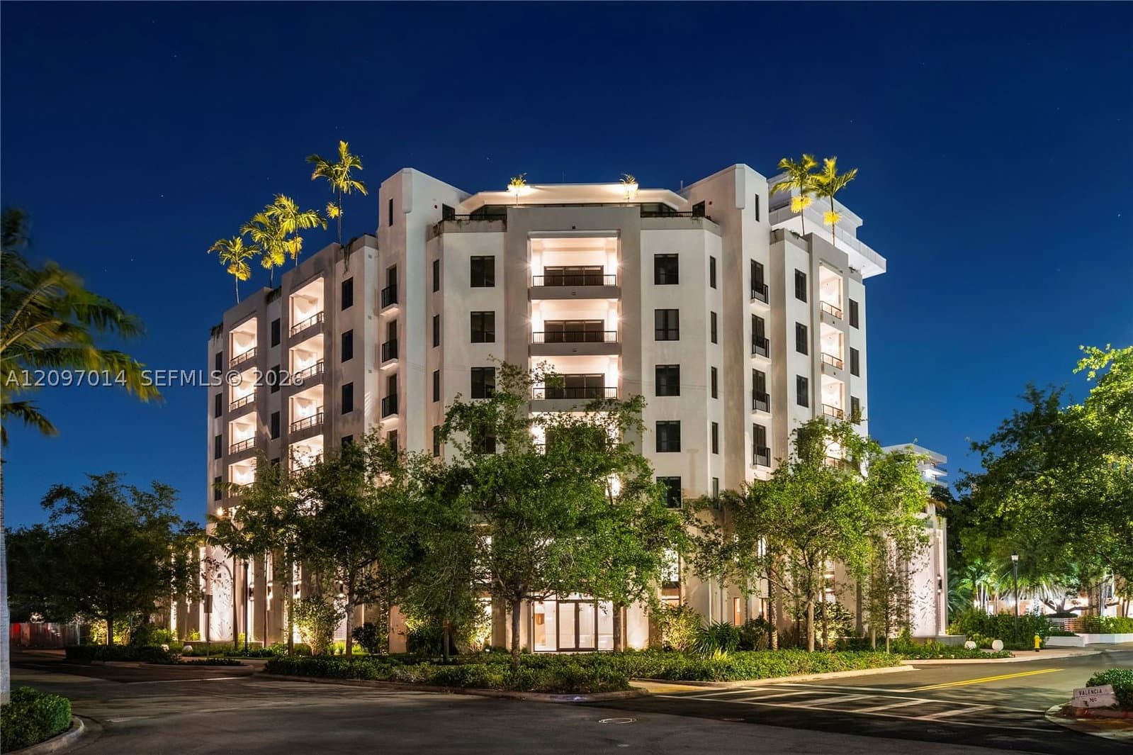 2+1 Daire — 701 Valencia Ave #301, Coral Gables, FL 33134