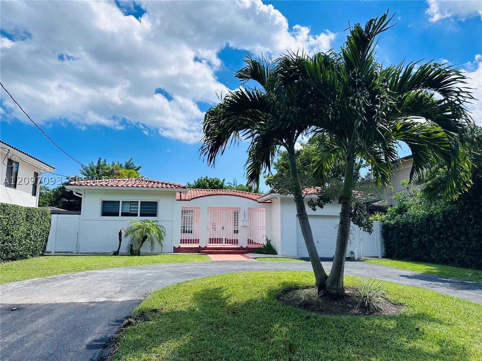 2+1 Müstakil ev — 1602 Micanopy Ave, Miami, FL 33133