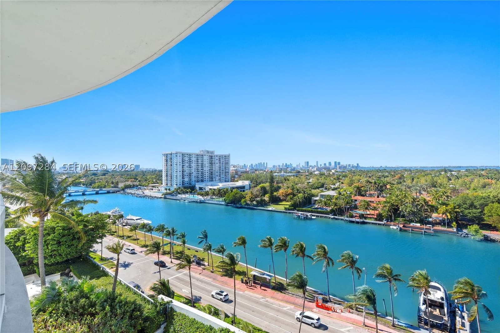Condo — 4401 Collins Ave #1017, Miami Beach, FL 33140