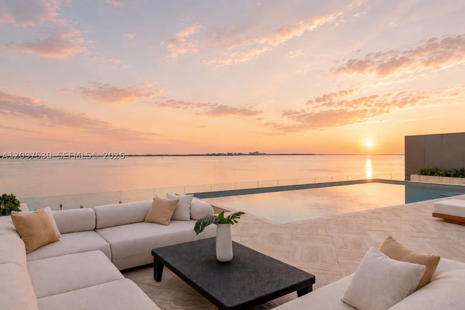 4+1 Condo — 5 Grove Isle Dr #PH M02, Miami, FL 33133