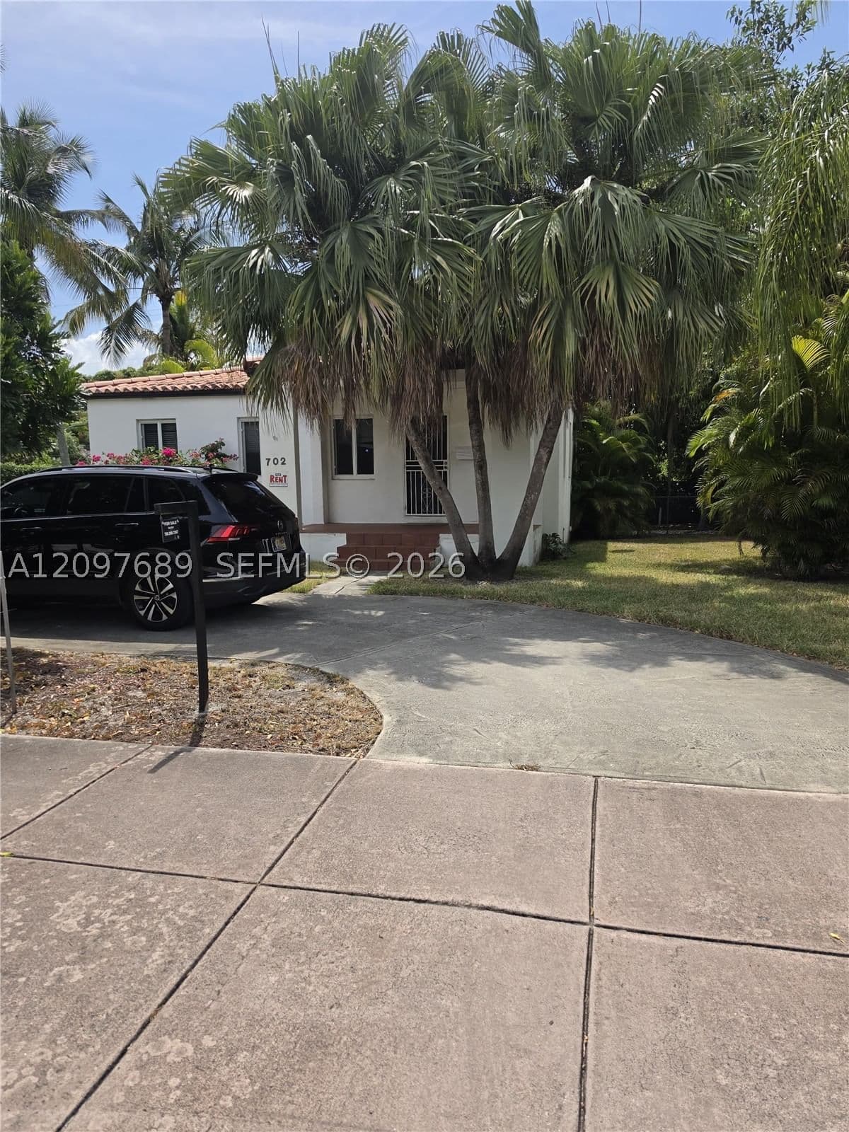 3+1 Müstakil ev — 702 Boabadilla St, Coral Gables, FL 33134