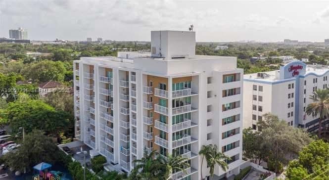 Condo — 2740 28th Ter #403, Coconut Grove, FL 33133