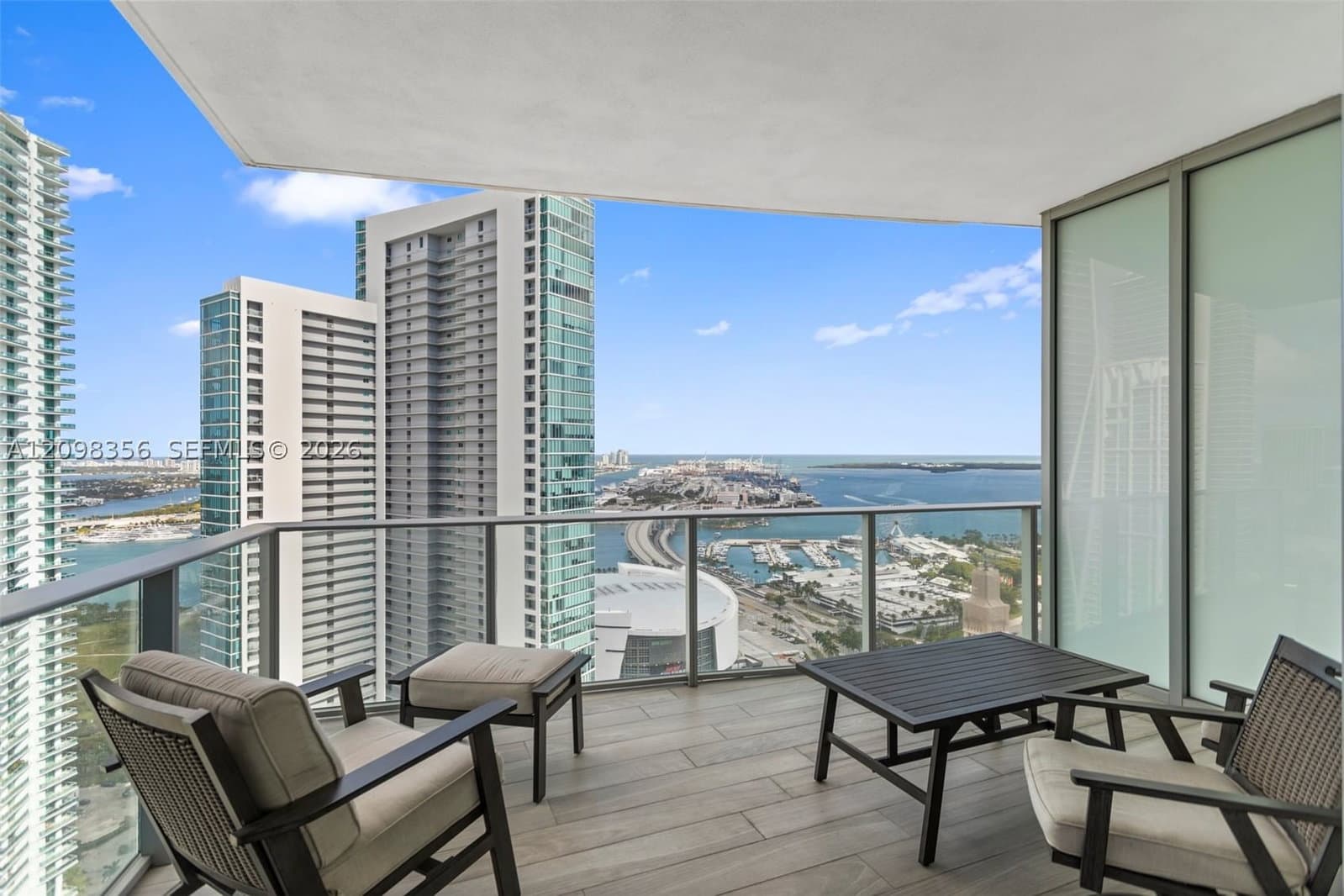 2+1 Condo — 851 1st Ave #3707, Miami, FL 33132