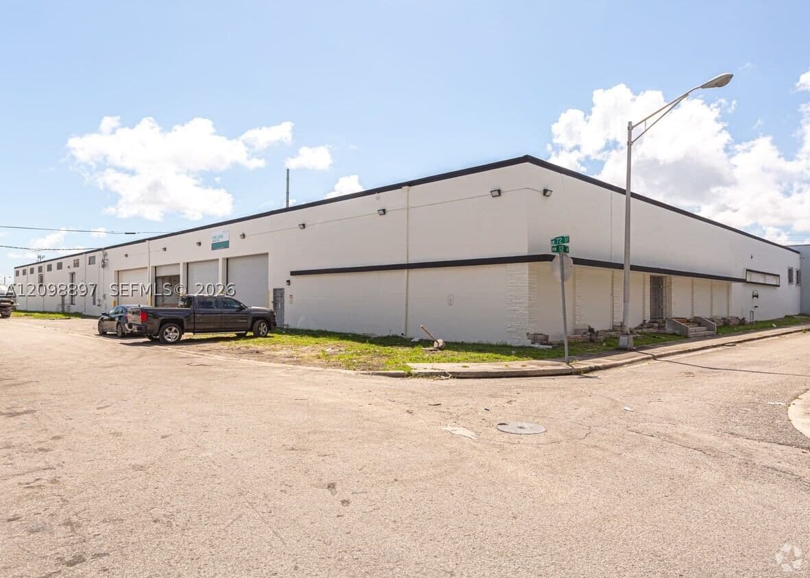 Mülk — 7171 12th Ave, Miami, FL 33144