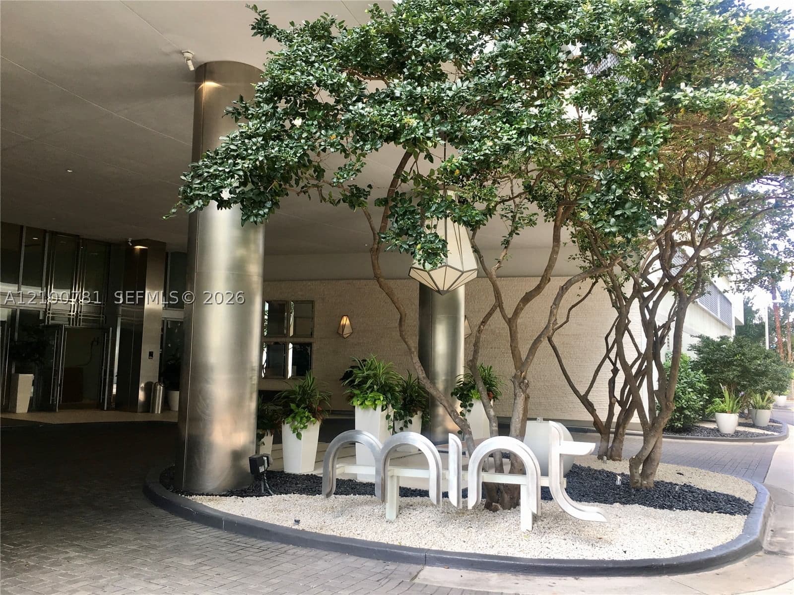 2-bedroom Condo — 92 3rd St #5102, Miami, FL 33130