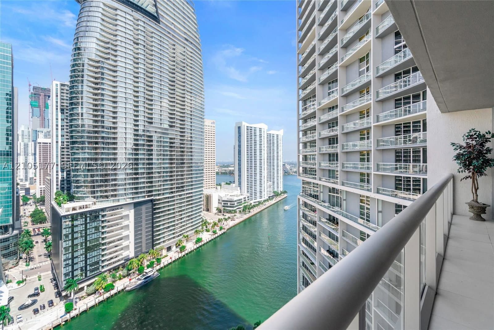 1+1 Condo — 475 Brickell Ave #2414, Miami, FL 33131