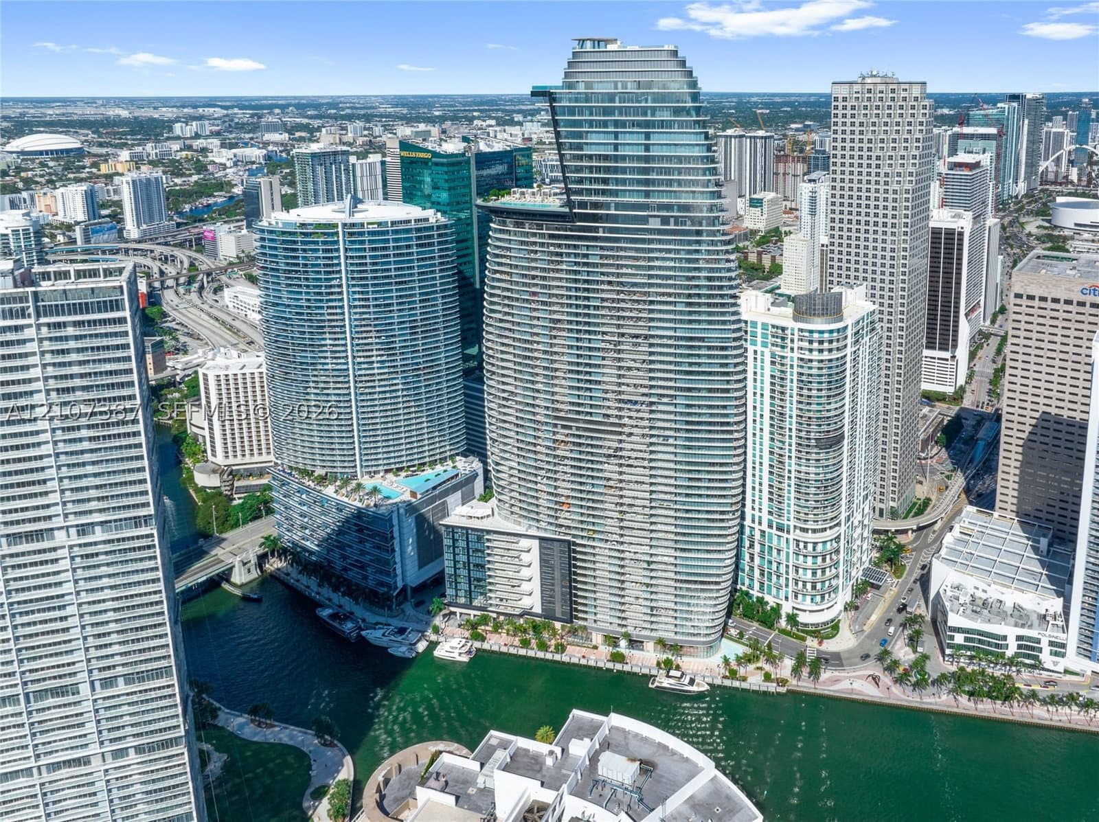 4+1 Condo — 300 Biscayne Boulevard Way #4901E, Miami, FL 33131