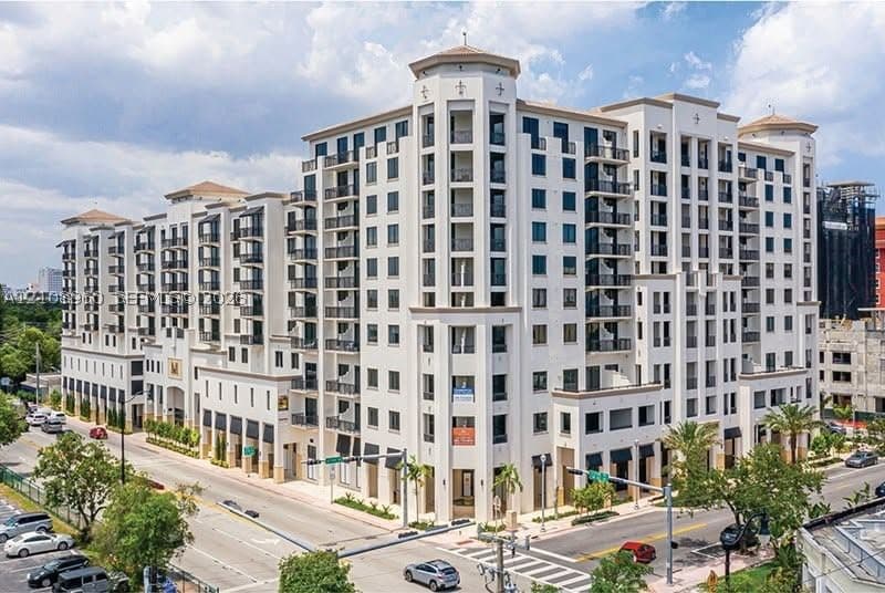 1+1 Condo — 301 Altara Ave #723, Coral Gables, FL 33146