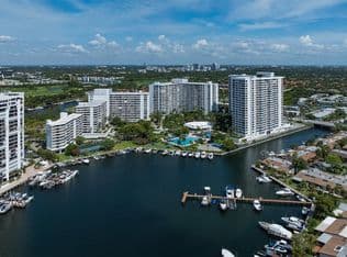 2+1 Condo — 2500 Parkview Dr APT 2312, Hallandale Beach, 33009