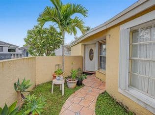 3+1 Müstakil ev — 14963 SW 74th Ter, Miami, 33193