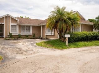 3-bedroom Single-Family Home — 14045 SW 103rd Ter, Miami, 33186
