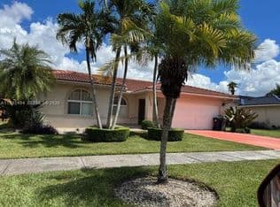4+1 Müstakil ev — 15751 SW 141st Ct, Miami, 33177