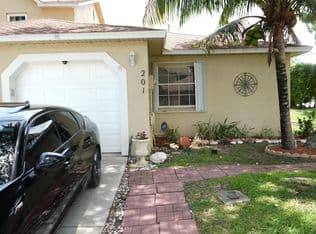 2-bedroom Single-Family Home — 201 Maplewood Drive #201, West Palm Beach, 33415